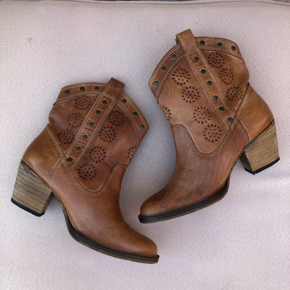 Dingo 7" Roni Women's Comfort Casual Studded Cut Out Block Heel Tan Boots 7.5 M - Picture 3 of 16